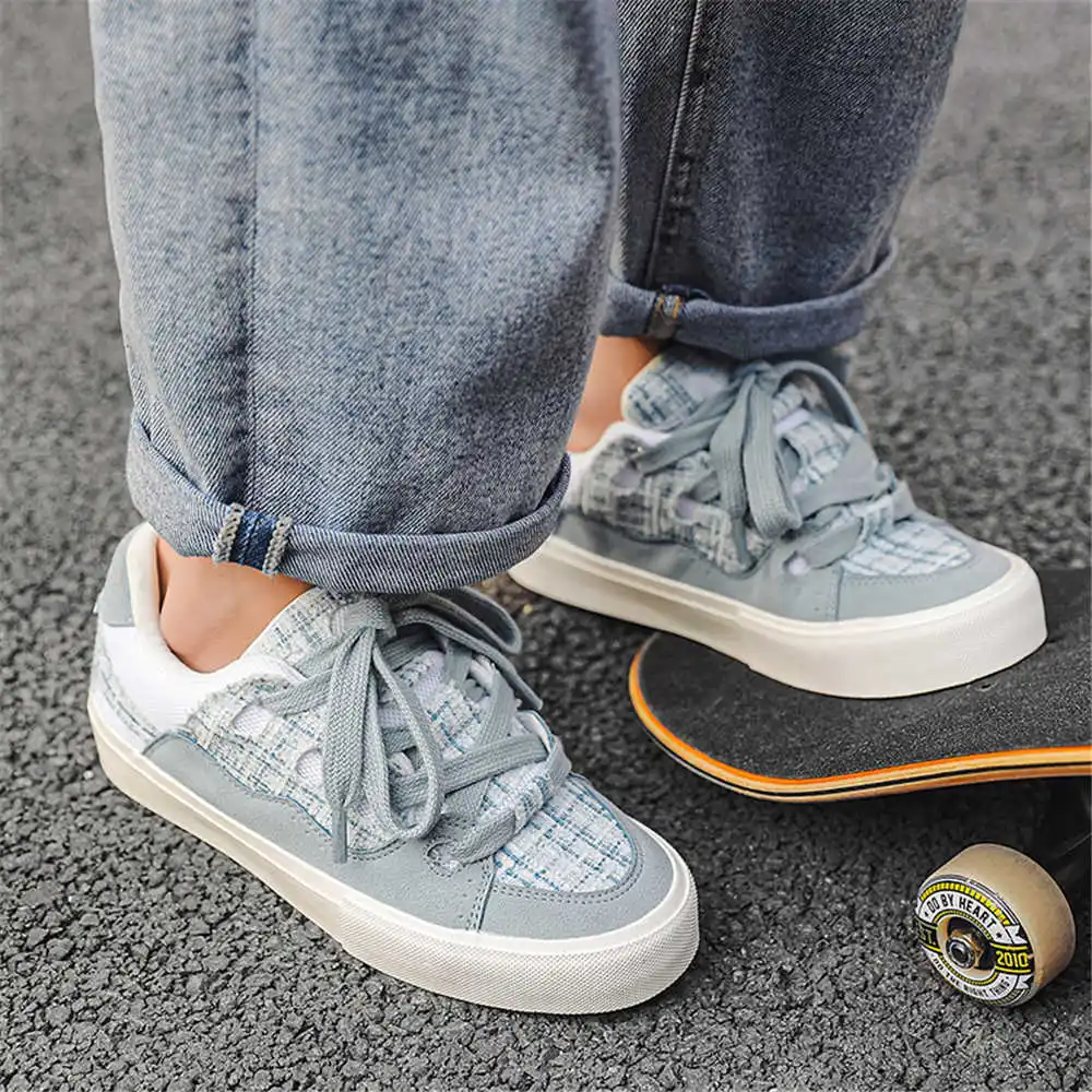 Sepatu bot krem wanita, dengan - Streetwear Brand Ideas ulasan dan harga