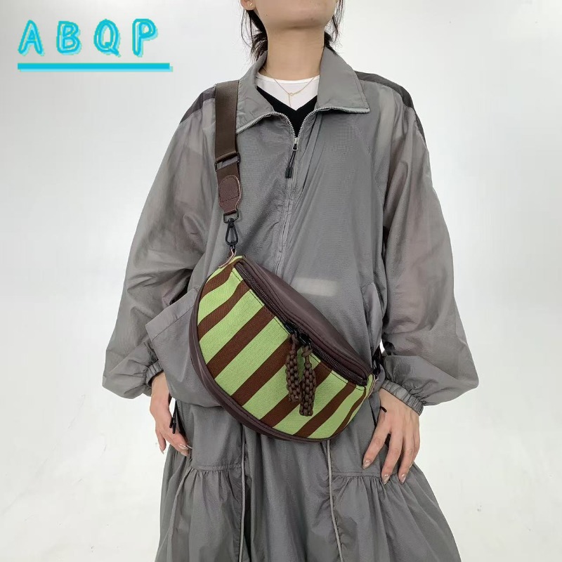 Tas Selempang Wanita Baru Tas  - Streetwear Brand Bag ulasan dan harga